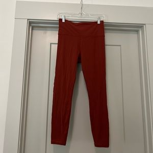 Athleta - On your mark 7/8 tight in Powervita - size M